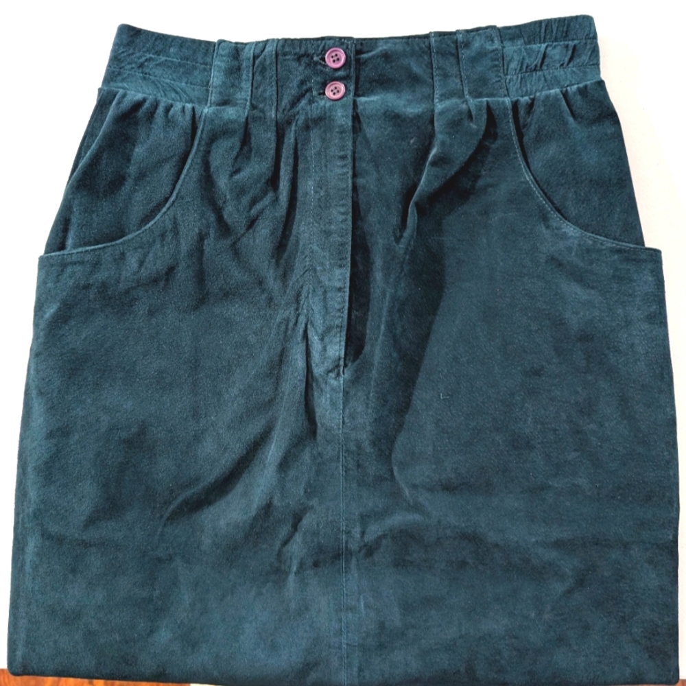 Vintage green suede, pleated pencil skirt w slit. Laurice. Size 10. 29" waist - Picture 9 of 13